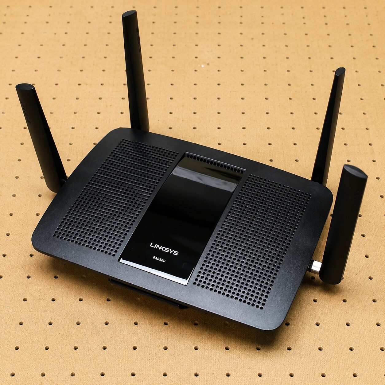 روتر لینک سیس Linksys ea8500 به همراه Openwrt Passwall2 - استوک گرید  A